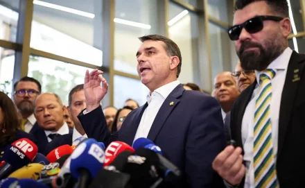 Flávio confirma encontro com Vorcaro após banqueiro ter sido preso